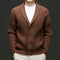 Cardigan en maille torsadée marron pour homme